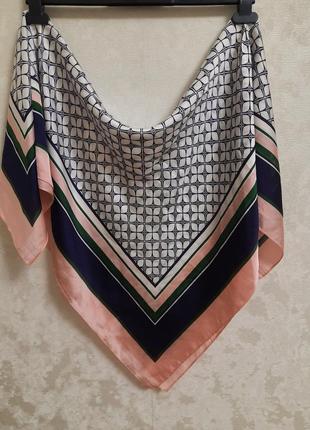 Ніжна витончена  сатинова хустка