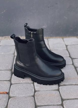 Черные ботинки из натуральной кожи