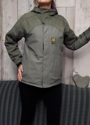 Камуфляжная легкая женская куртка оверсайз в виде нова р 128 фото