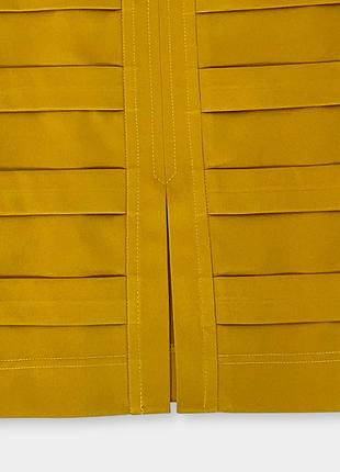 Золотисто – горчичная прямая юбка – карандаш из плотного атласного сатина.4 фото