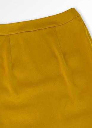 Золотисто – горчичная прямая юбка – карандаш из плотного атласного сатина.6 фото