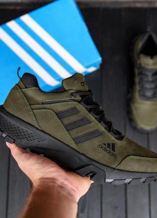 Шкіряні кросівки adidas terrex олива4 фото