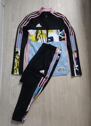 Adidas hype adidas love unites tiro

спортивный костюм4 фото
