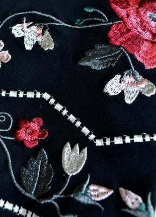 Черная котонавая юбка в вышивку цветы2 фото