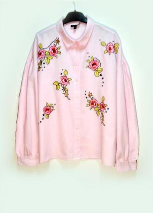 Трендовая оверсайз рубашка с вышивкой цветы2 фото