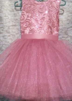 Красивое яркое платье цвета кашемировой розы2 фото
