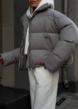 Женская серая стильная базовая трендовая зимняя куртка 2023