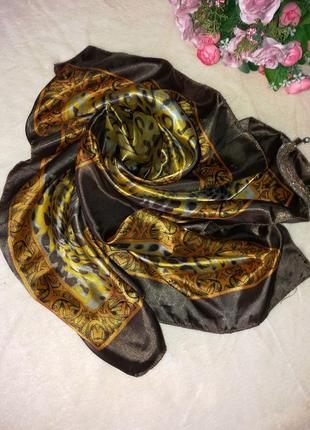 Великий шовковий хустку з левами,67×70см.