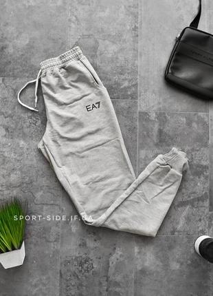 Мужские спортивные штаны armani ea7 (армани) светло серые на манжетах (чоловічі спортивні штани джоггеры)1 фото