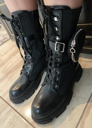 Обувь в идеальном состоянии с сумочками