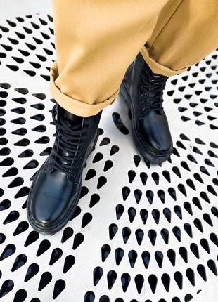 Женские демисезонные ботиночки dr.martens черные кожаные с термоподкладкой5 фото