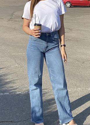 Продаю джинси труби