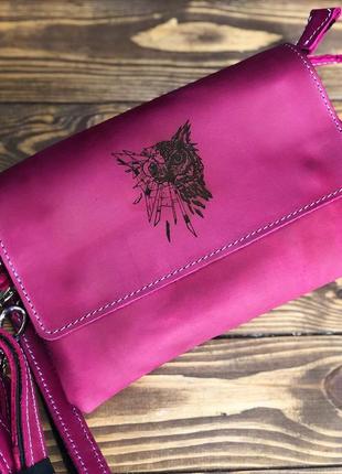Женская кожаная сумка с гравировкой4 фото