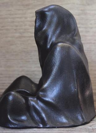 Подсвечник из бетона «призрачный волшебник»