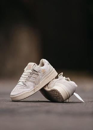 Женские кроссовки adidas forum low beige 36-38-39-40