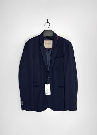 Zara стильный пиджак, из текстурной ткани