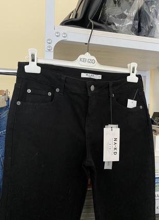 Шикарные черные джинсы прямые ровные широкие клеш na-kd2 фото