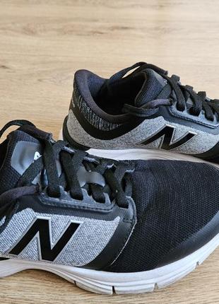 Женские кроссовки new balance