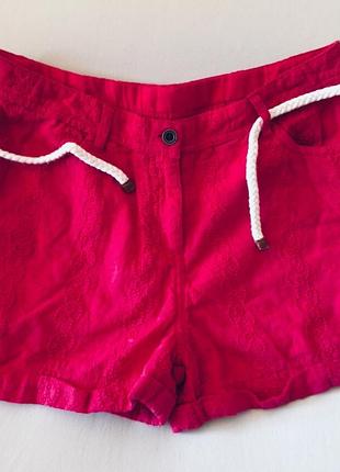 Яскраво малинові шорти ,на 12-13 років