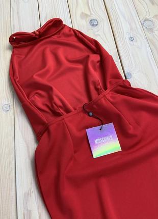 Привлекательное облегающее красное платье с открытой спиной missguided7 фото