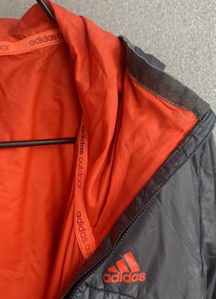 Жіноча куртка