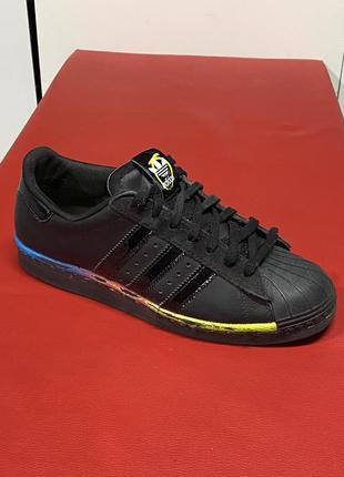 Кроссовки  adidas superstar