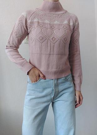 Пудровый свитер