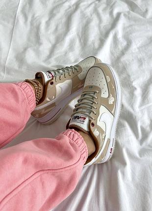 Женские кроссовки nike air force 1 white beige4 фото