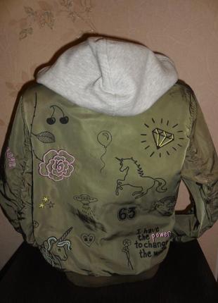 Куртка-бомбер з єдинорогами h&m демі, всередині синтепон, 13-14 років (164 см)