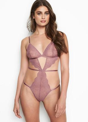 Сливове боді victoria's secret chantilly lace plunge teddy. оригінал1 фото