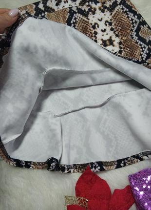 Нова трендова юбка спідниця з зміїним принтом prettylittlething5 фото