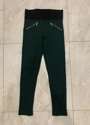 Зеленые брюки лосины леггинсы от zara женские с золотыми замочками1 фото