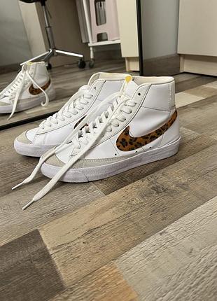 Nike blazer