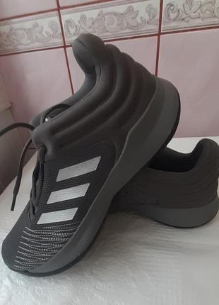 Кроссовки adidas 44р.