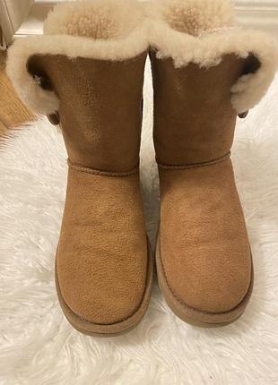 Ugg с пуговкой, 39 р