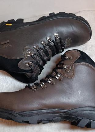 Vibram sales walking boots