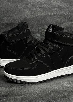 Замшевые кроссовки мужские