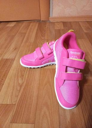 Дитячі кросівки reebok 34 розміру ,устілка 22см