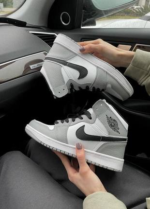 Серые джорданы кроссы серые с белым nike air jordan 1 high grey black white женские2 фото