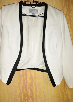 Королкий белый пиджак классический стильный с окантовкой пиджак белый4 фото