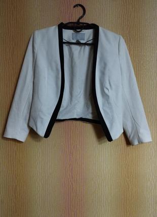 Королкий белый пиджак классический стильный с окантовкой пиджак белый2 фото