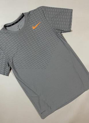 Футболка nike dri fit