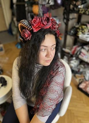 Украшение на голову с рогами, для хэллуина, с крупными розами и фатой