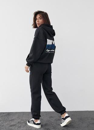 Утеплений спортивний костюм жіночий з джогерами та худі2 фото