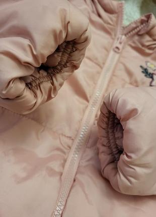 Теплая и стильная зимняя курточка для девочки.3 фото