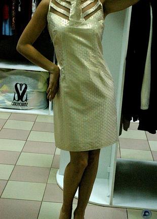 Великолепное сексуальное золотистое платье с сеточкой из парчи,