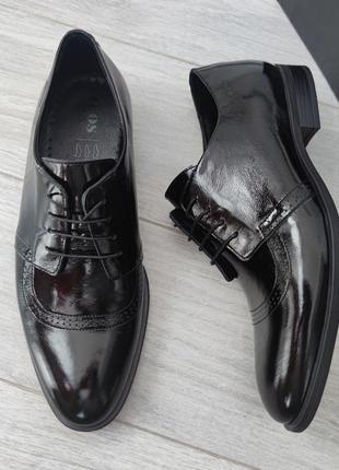 New! лаковані чорні туфлі дербі ikos 519