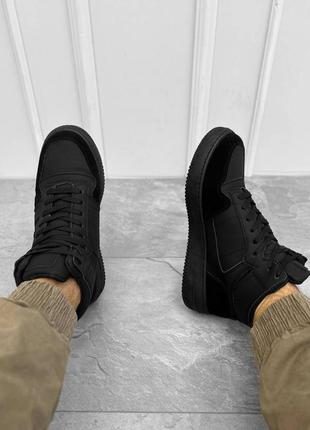 Черные кроссовки мужские демисезонные высокие4 фото