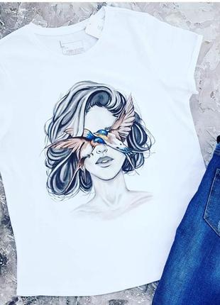 Шикарна футболка з ручним розписом фарбами малюнок не принт дівчина птиці