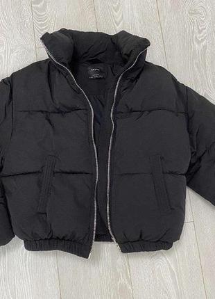 Стильная теплая куртка пуффер фирмы bershka xs4 фото